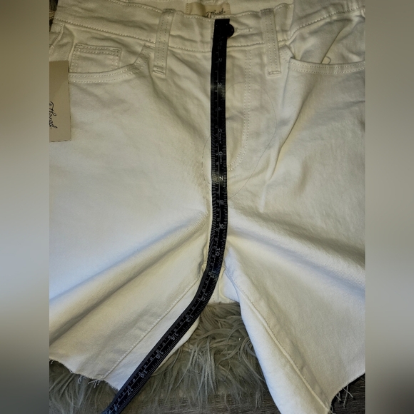 Universal Thread Bermuda Shorts Women Size 0 Off White Slim Hip Leg - Picture 3 of 4